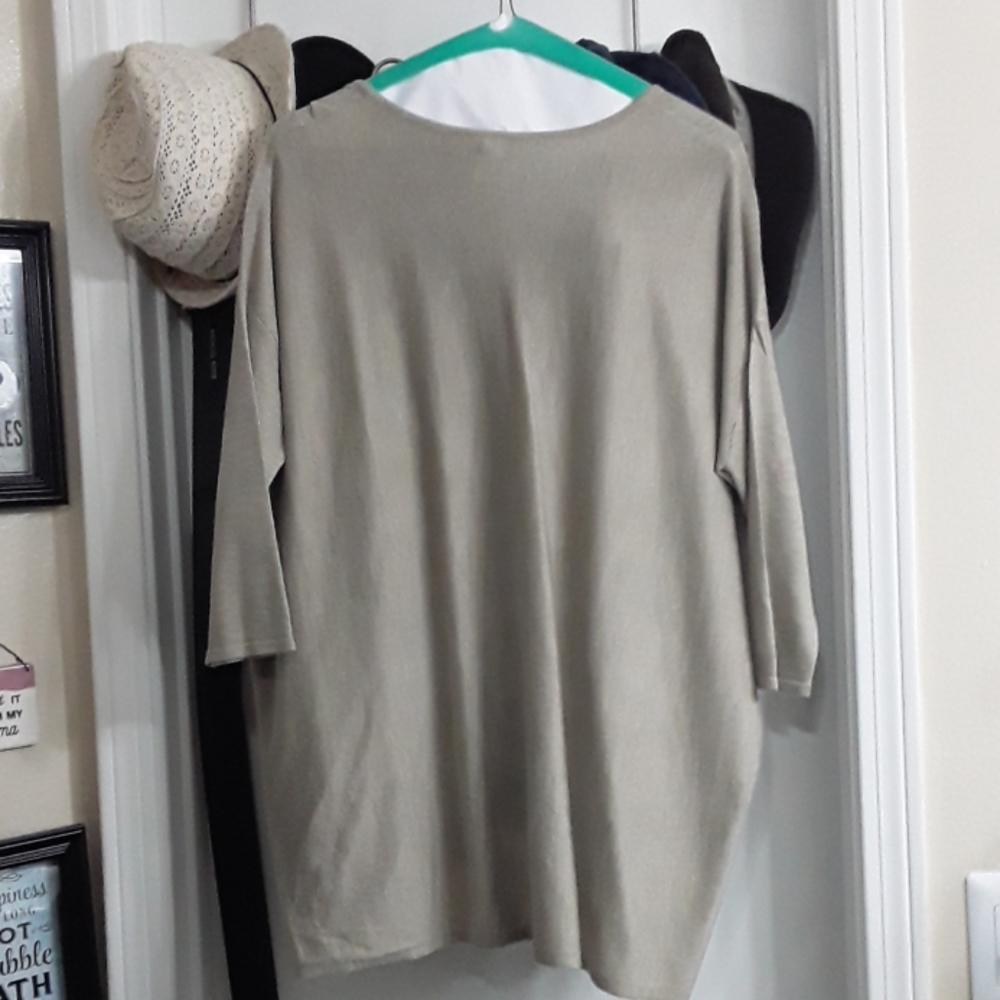 Poncho - Picture 2 of 2